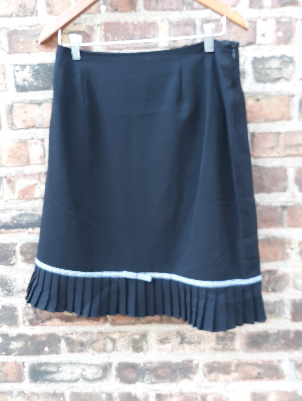 Larry Levine Black Pleated Hem A-Line Skirt Gingham Trim Side Zip Size 10